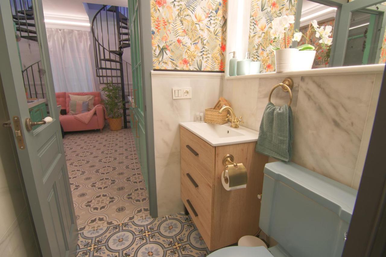 Mara'S Apartments Torremolinos La Mar - Beachfront Tiny House - Bajondillo Eksteriør bilde