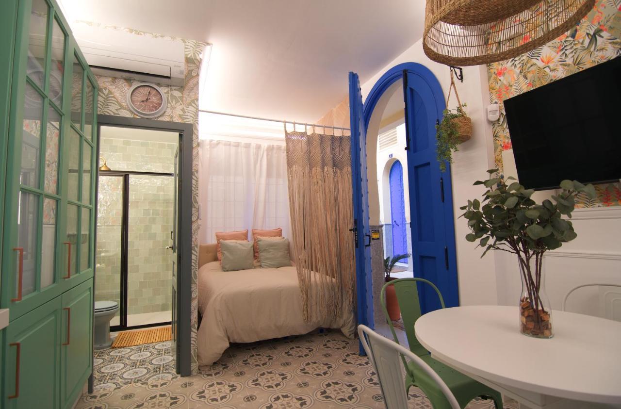Mara'S Apartments Torremolinos La Mar - Beachfront Tiny House - Bajondillo Eksteriør bilde
