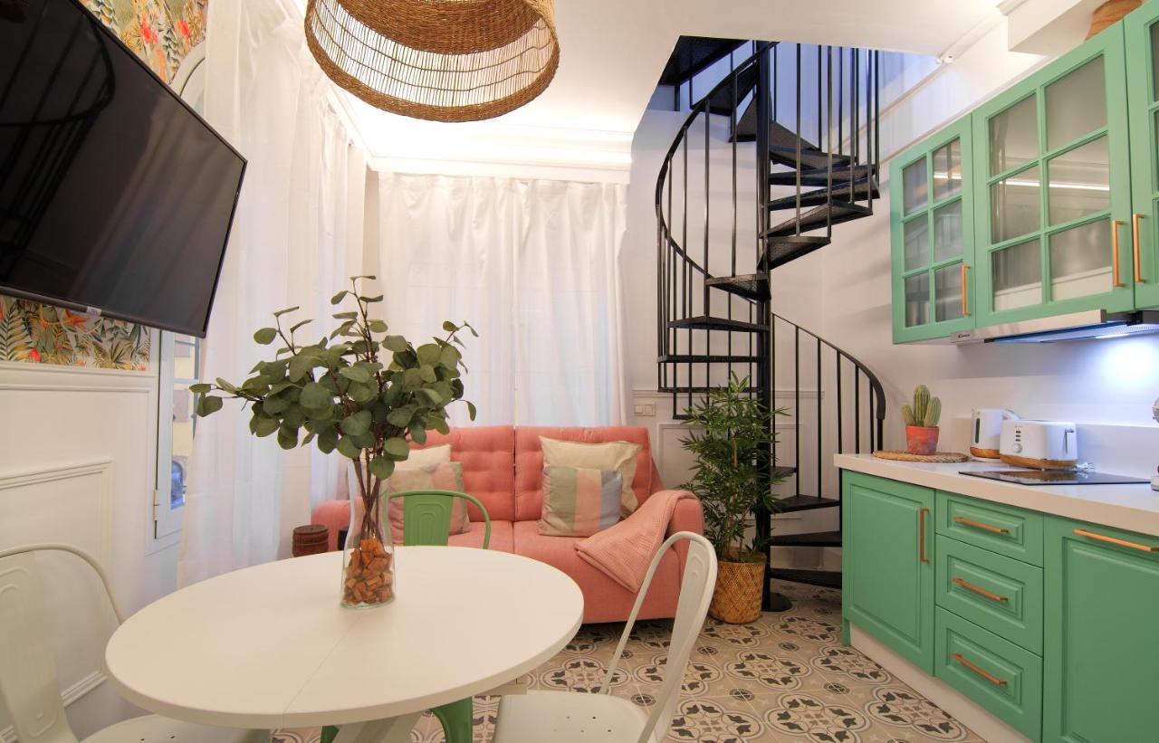 Mara'S Apartments Torremolinos La Mar - Beachfront Tiny House - Bajondillo Eksteriør bilde